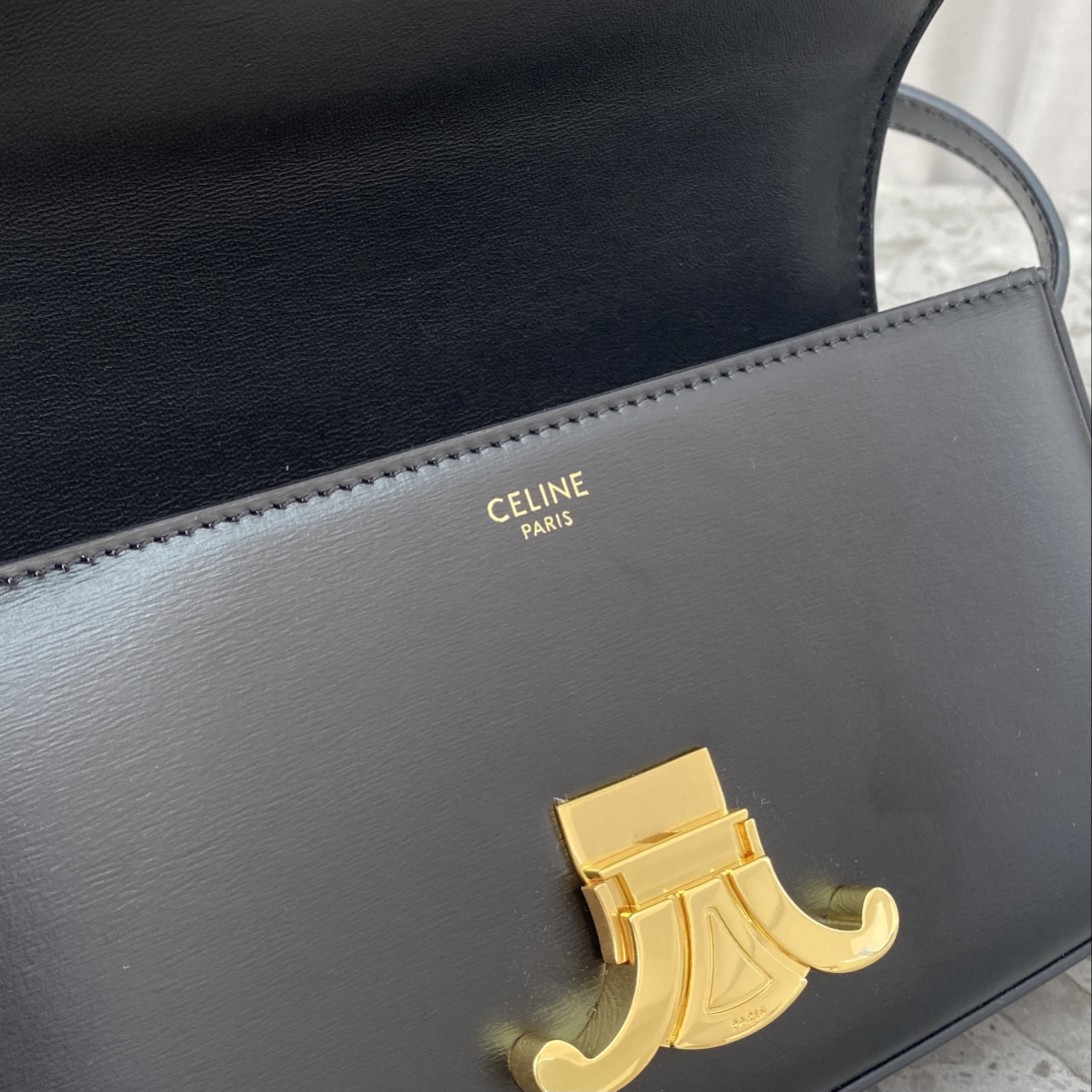 Replica Celine Triomphe Shoulder Bag In Shiny Calfskin Black