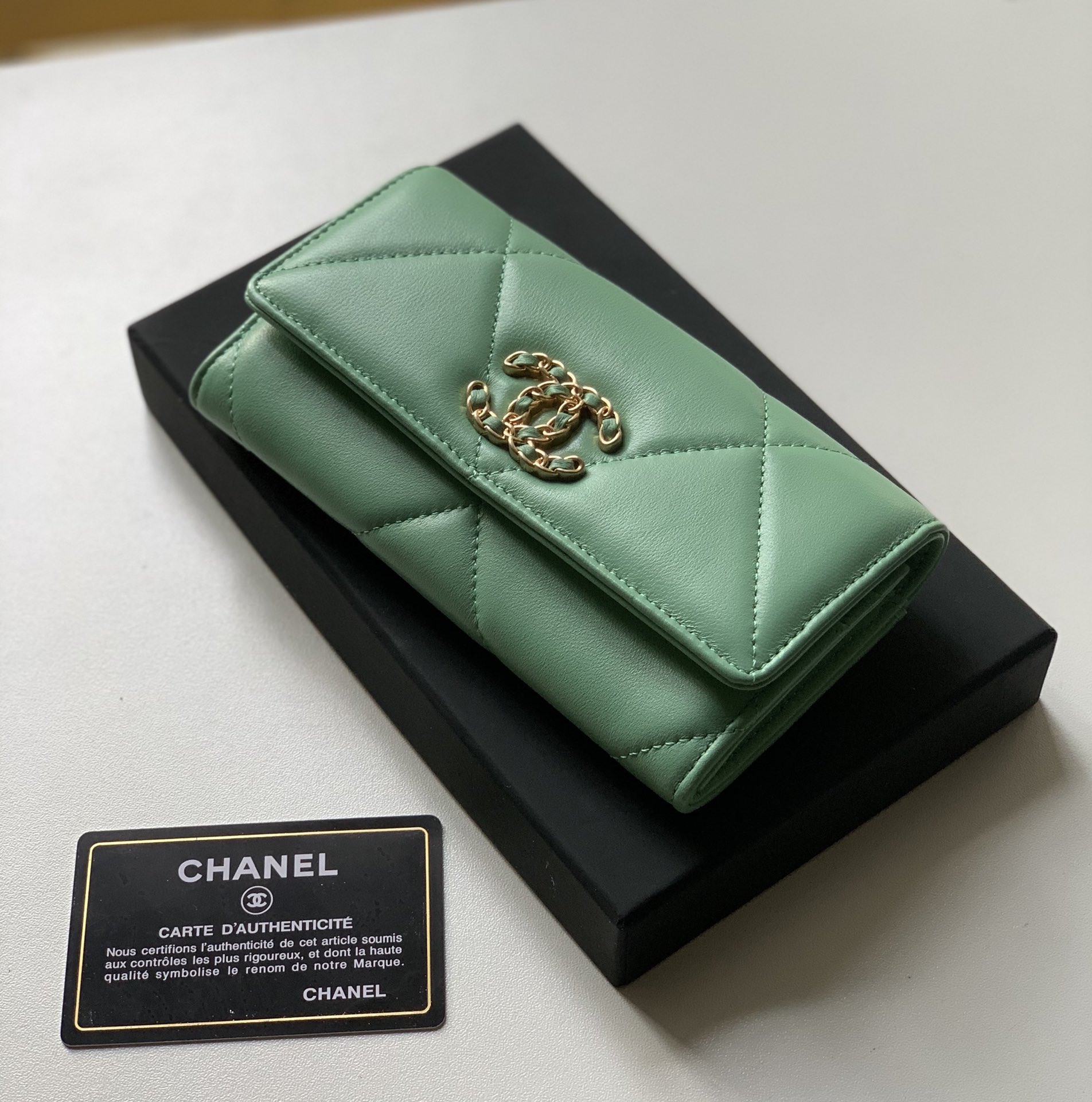 Replica Chanel 19 Long Wallet Green AP0953