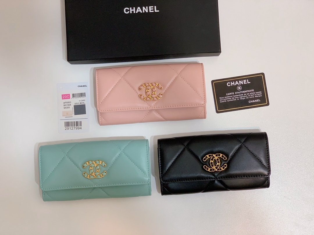 Replica Chanel 19 Women Long Wallet