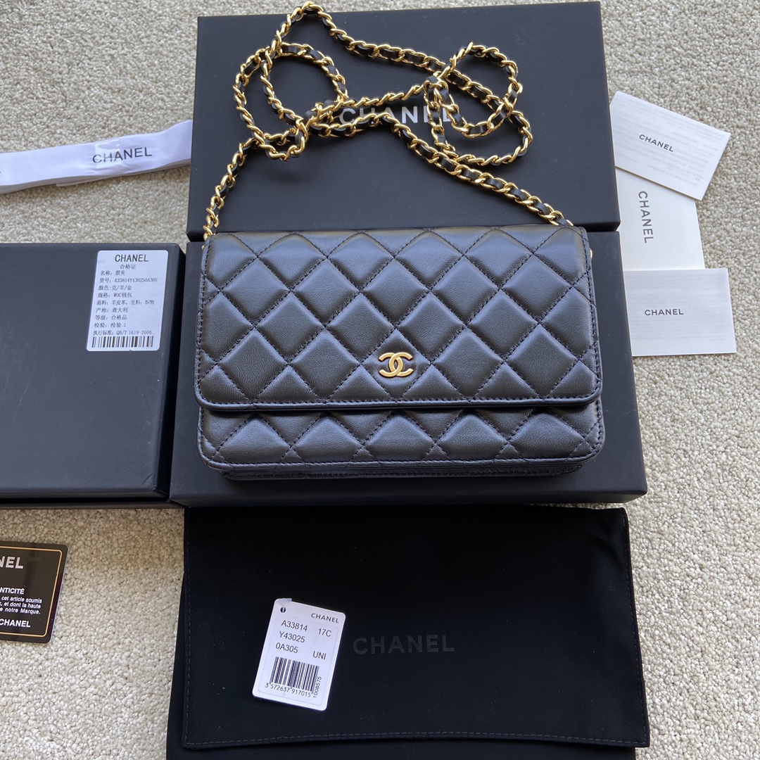 Replica Chanel A33814 Women Classcics Wallet On Chain Black Leather with Gold