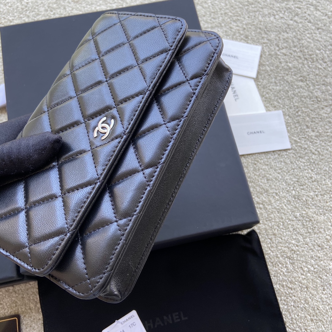 Replica Chanel A33814 Women Classcics Wallet On Chain Black Leather with Sliver