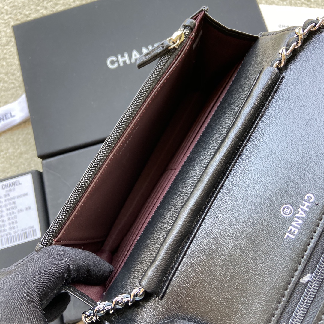 Replica Chanel A33814 Women Classcics Wallet On Chain Black Leather with Sliver