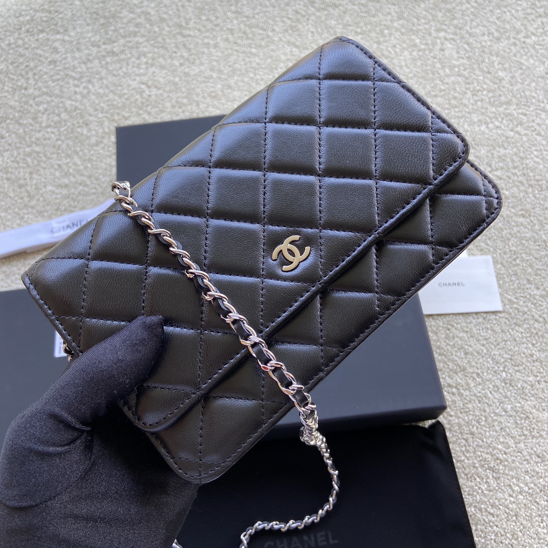 Replica Chanel A33814 Women Classcics Wallet On Chain Black Leather with Sliver