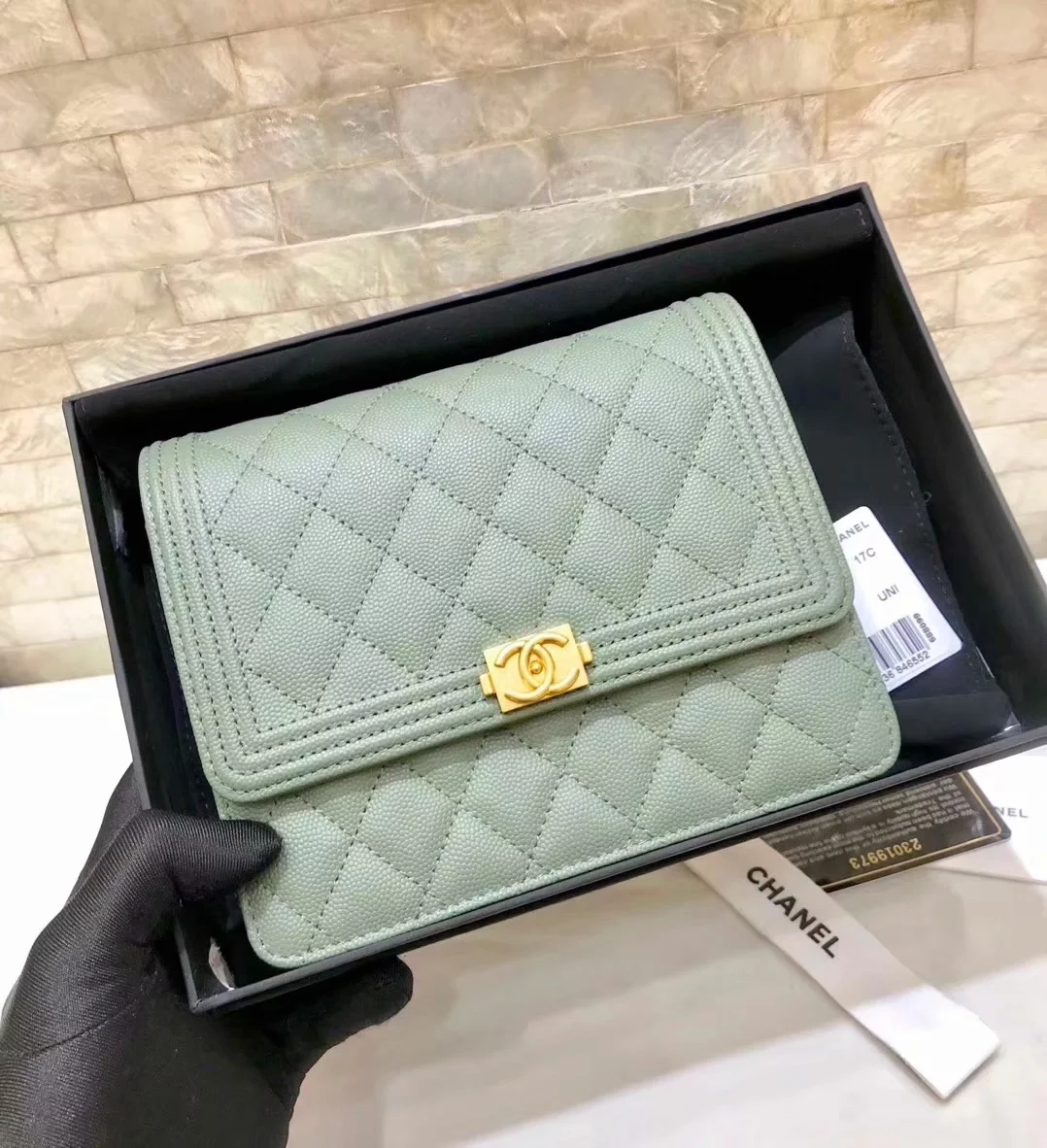 Replica Chanel A84433 BOY CHANEL Clutch with Chain Grained Calfskin Green