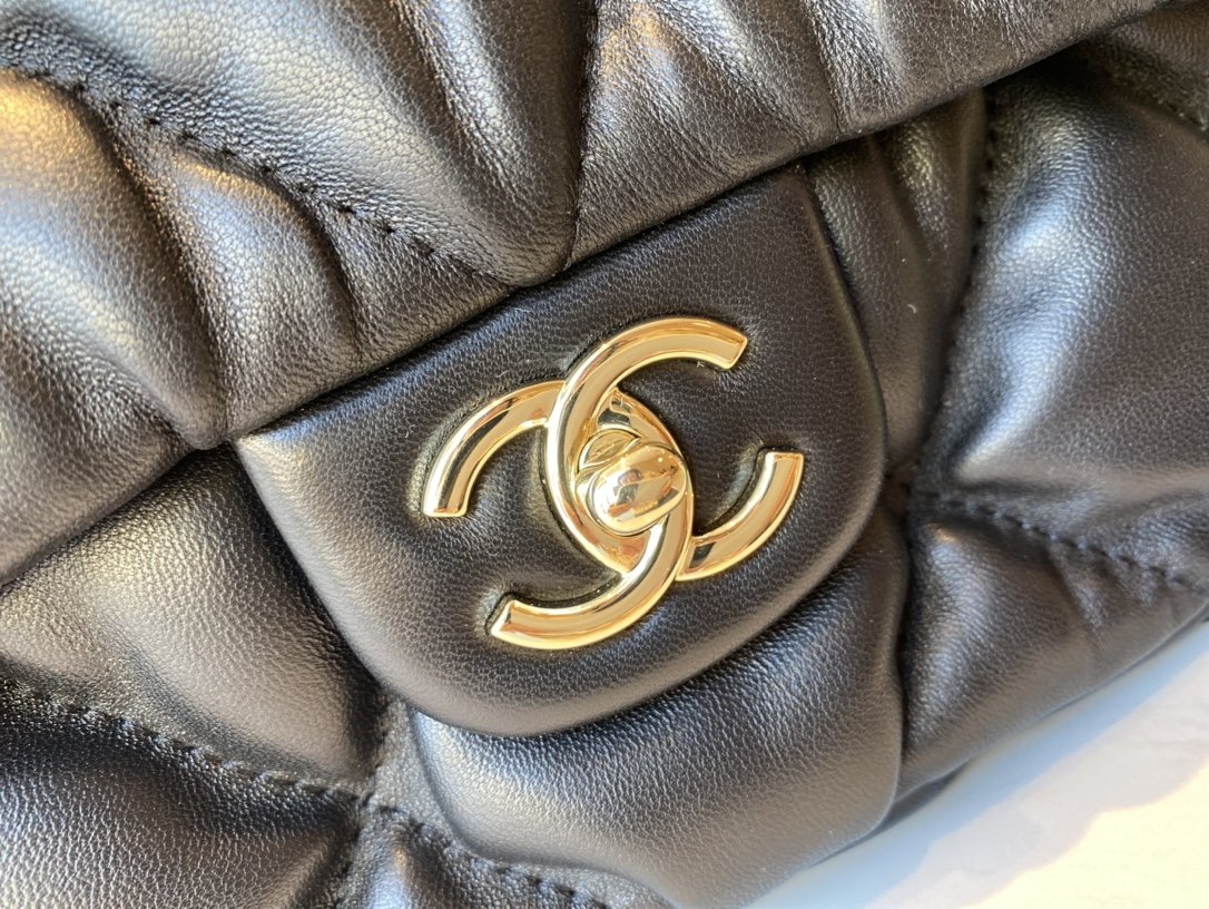 Replica Chanel AS2234 Large Flap Bag Calfskin Gold-Tone Metal Black 20cm