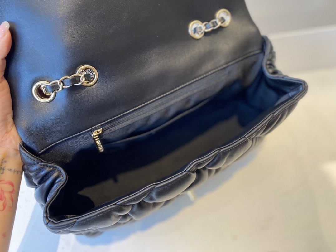 Replica Chanel AS2234 Large Flap Bag Calfskin Gold-Tone Metal Black 20cm