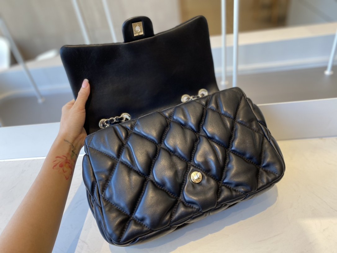 Replica Chanel AS2234 Large Flap Bag Calfskin Gold-Tone Metal Black 20cm