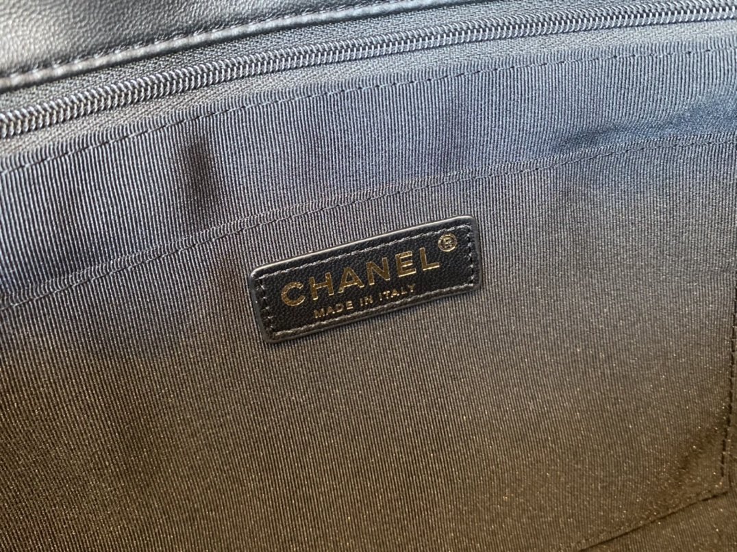 Replica Chanel AS2234 Large Flap Bag Calfskin Gold-Tone Metal Black 20cm
