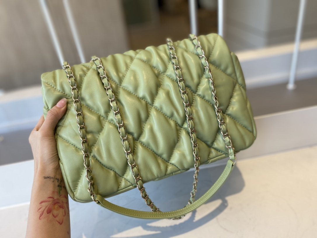 Replica Chanel AS2234 Large Flap Bag Calfskin Gold-Tone Metal Green 20cm