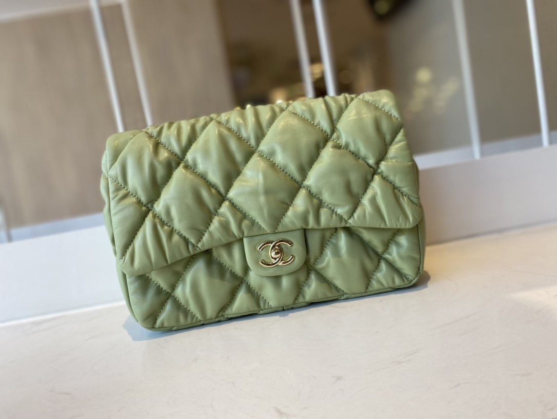 Replica Chanel AS2234 Large Flap Bag Calfskin Gold-Tone Metal Green 20cm
