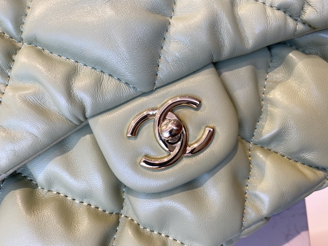 Replica Chanel AS2234 Large Flap Bag Calfskin Gold-Tone Metal Green 20cm