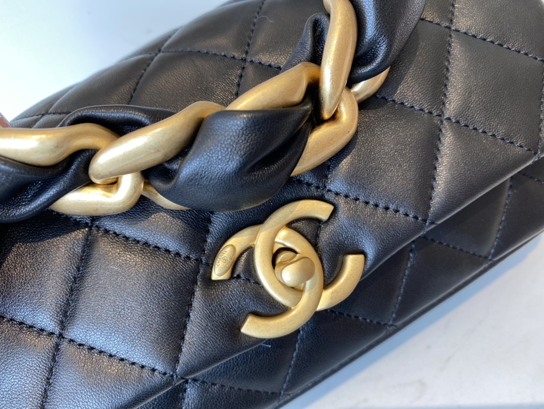 Replica Chanel AS2388 2021 Flap Bag Shiny Lambskin Gold-Tone Metal Black