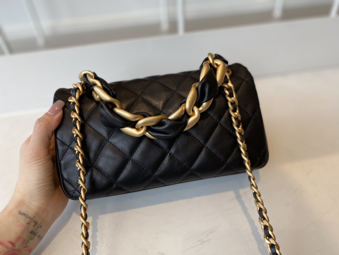 Replica Chanel AS2388 2021 Flap Bag Shiny Lambskin Gold-Tone Metal Black