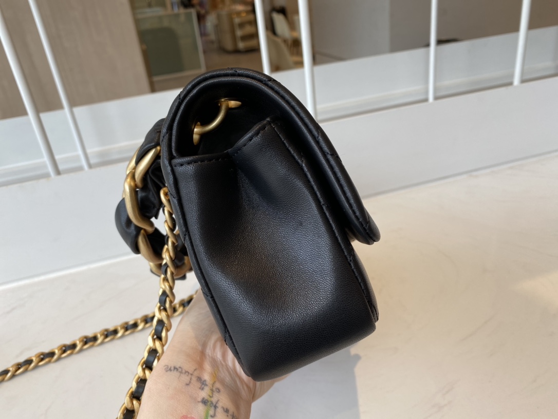Replica Chanel AS2388 2021 Flap Bag Shiny Lambskin Gold-Tone Metal Black