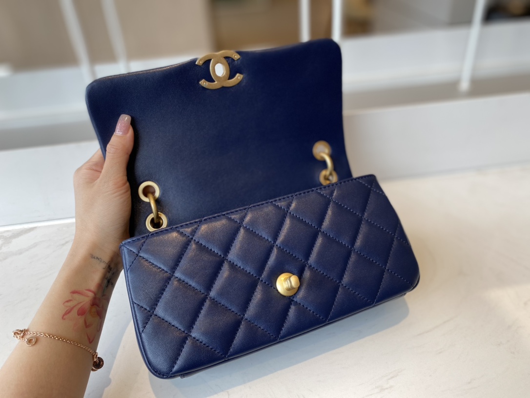 Replica Chanel AS2388 2021 Flap Bag Shiny Lambskin Gold-Tone Metal Blue