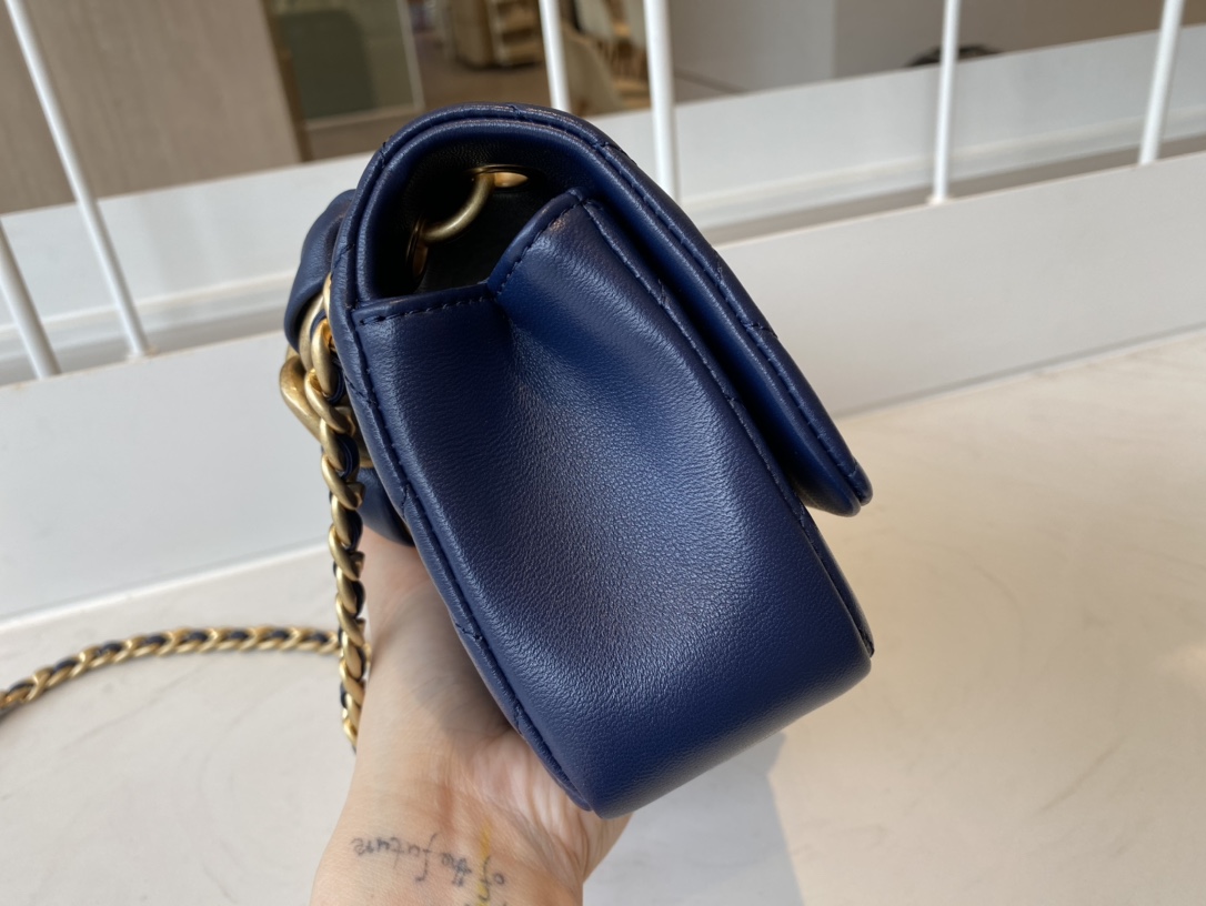 Replica Chanel AS2388 2021 Flap Bag Shiny Lambskin Gold-Tone Metal Blue