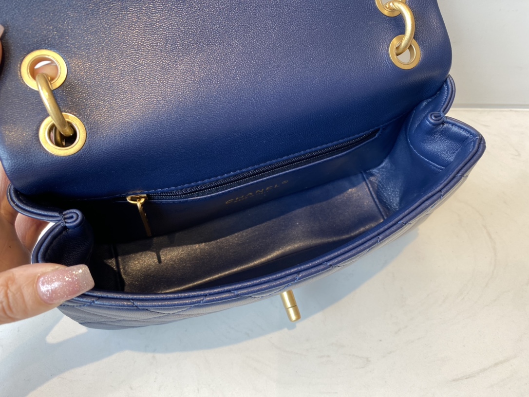 Replica Chanel AS2388 2021 Flap Bag Shiny Lambskin Gold-Tone Metal Blue