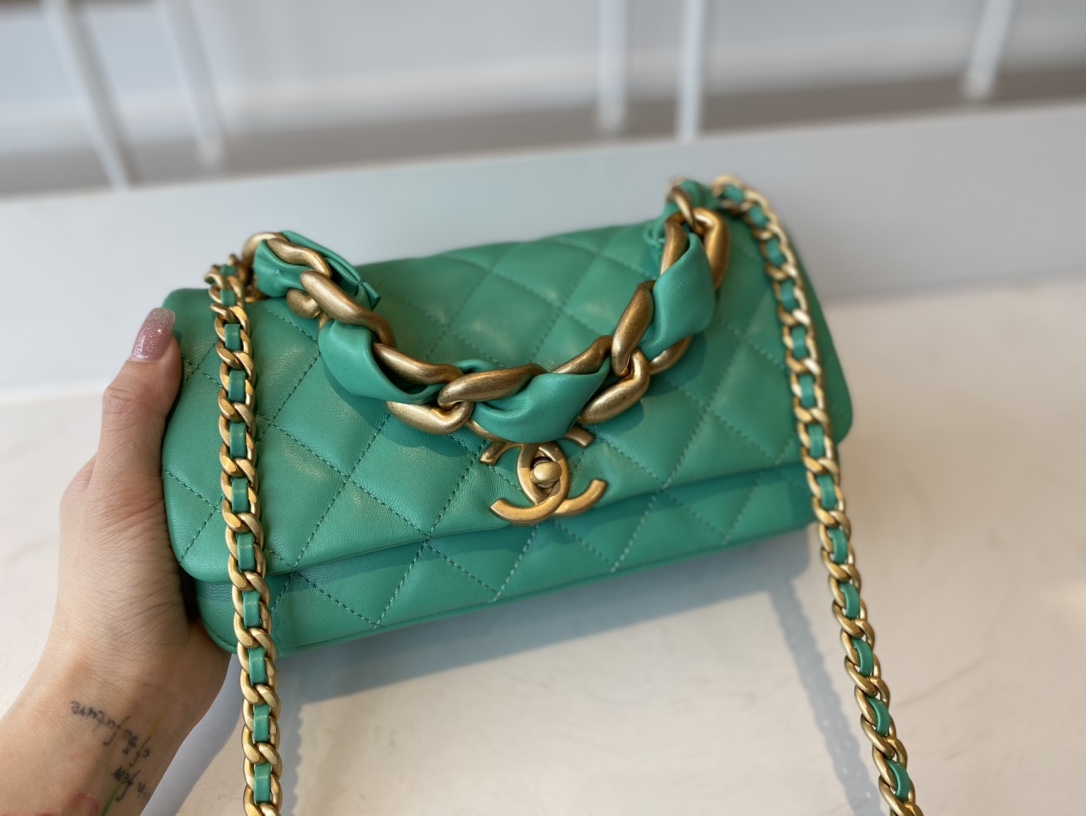 Replica Chanel AS2388 2021 Flap Bag Shiny Lambskin Gold-Tone Metal Green