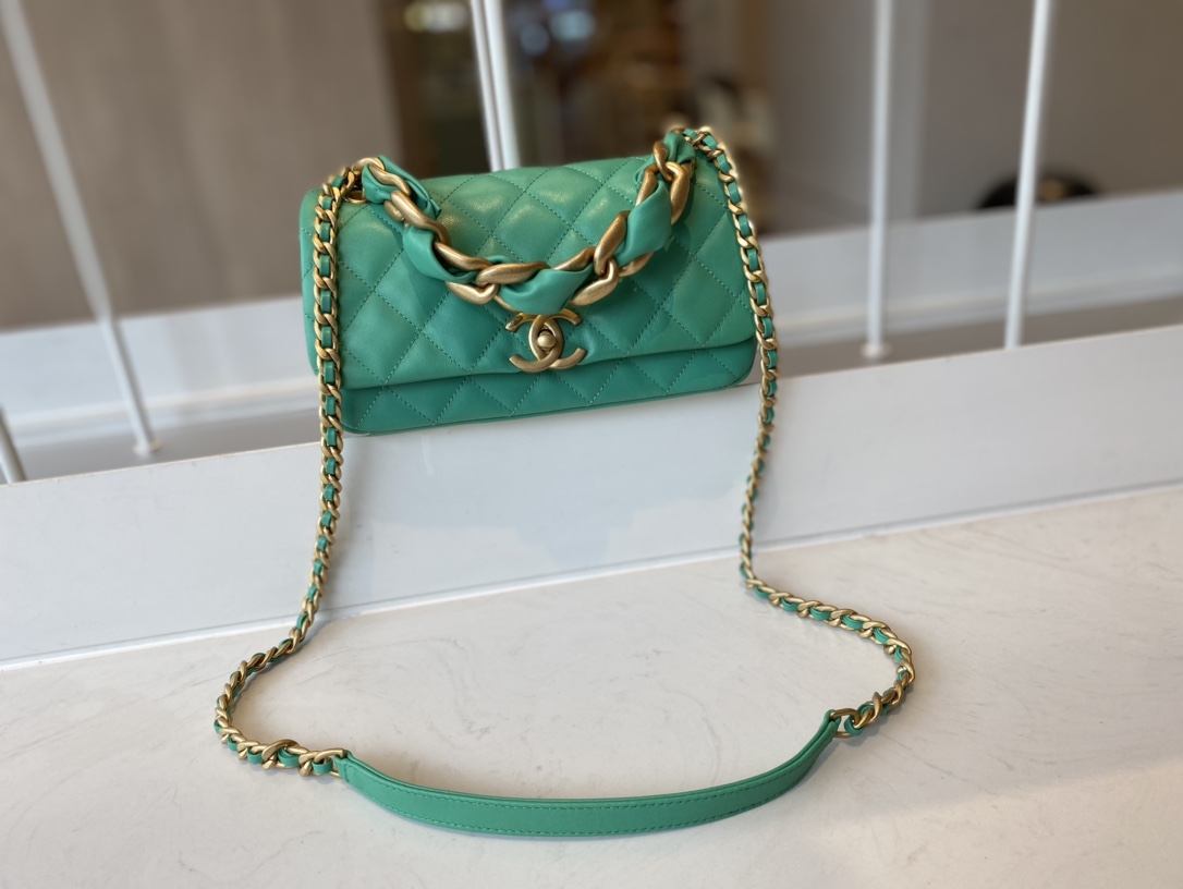 Replica Chanel AS2388 2021 Flap Bag Shiny Lambskin Gold-Tone Metal Green