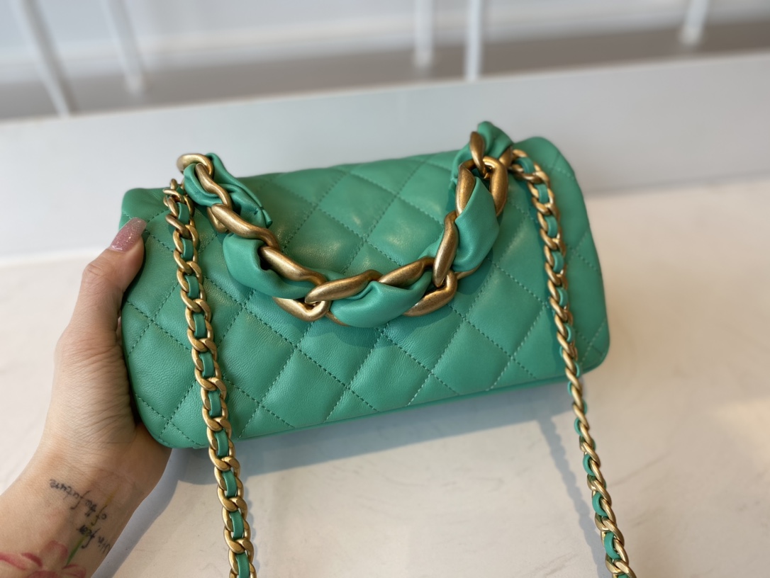 Replica Chanel AS2388 2021 Flap Bag Shiny Lambskin Gold-Tone Metal Green