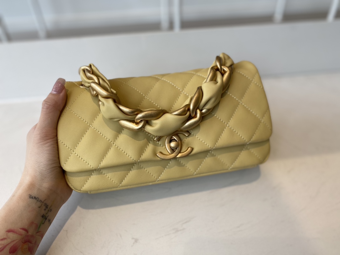 Replica Chanel AS2388 2021 Flap Bag Shiny Lambskin Gold-Tone Metal Yellow