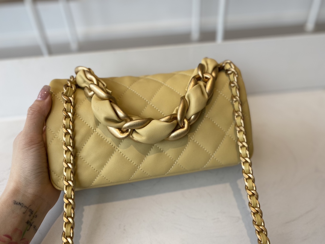 Replica Chanel AS2388 2021 Flap Bag Shiny Lambskin Gold-Tone Metal Yellow