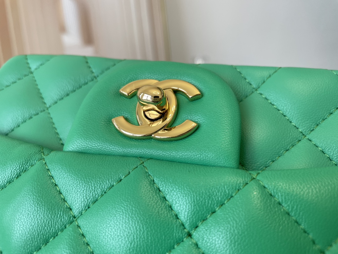 Replica Chanel Clasica Flap Mini Chain Shoulder Bag 17cm Quilted Lambskin With Gold Green