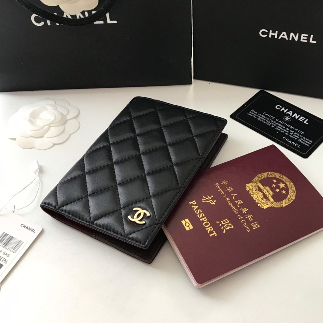 Replica Chanel Classic Passport Holder Features Grained Calfskin Gold-Tone Metal