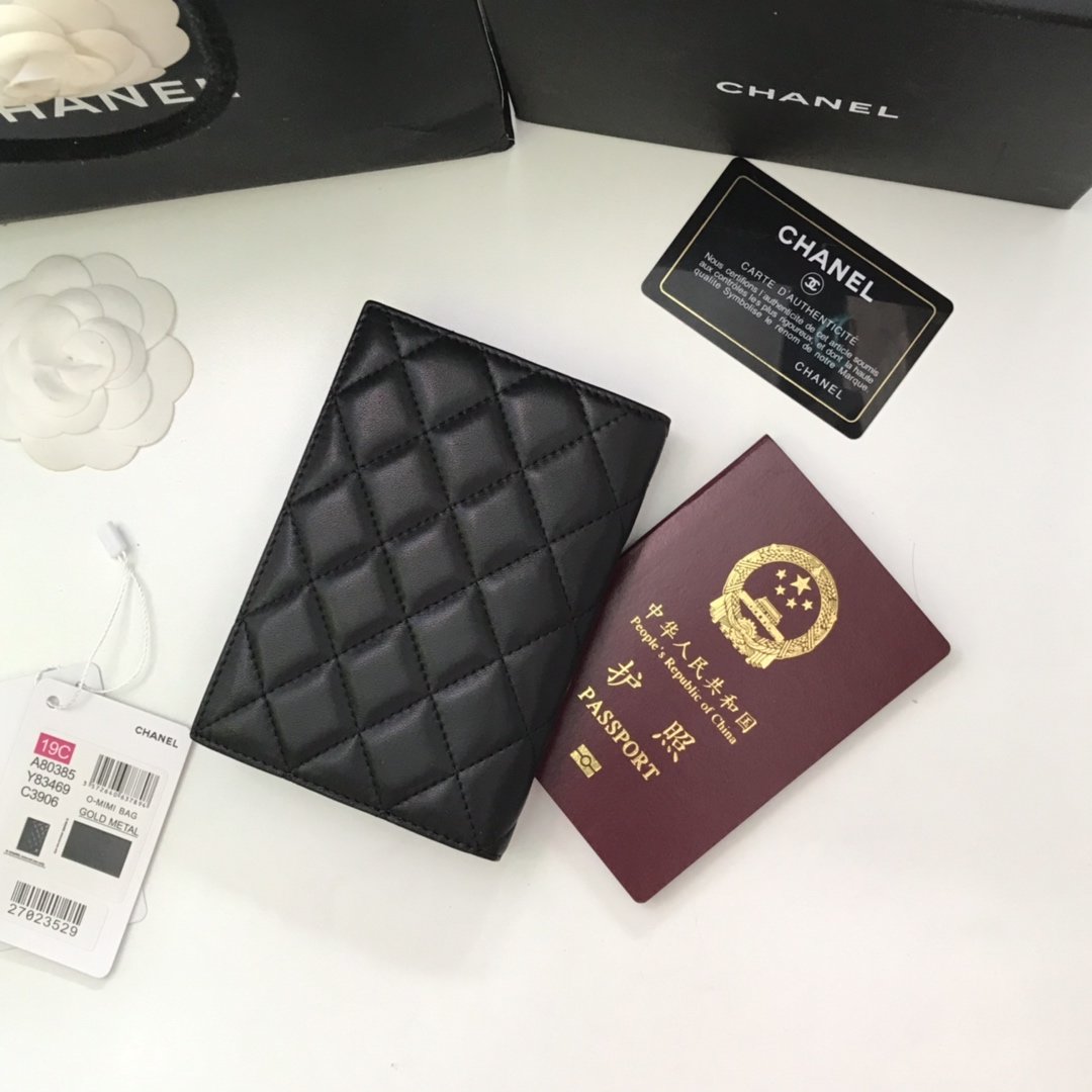 Replica Chanel Classic Passport Holder Features Grained Calfskin Gold-Tone Metal