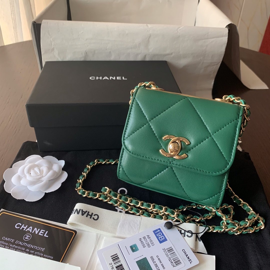 Replica Chanel Ohanel Trendy Mini Wallet on Chain Lambskin Gold-Tone Metal Green