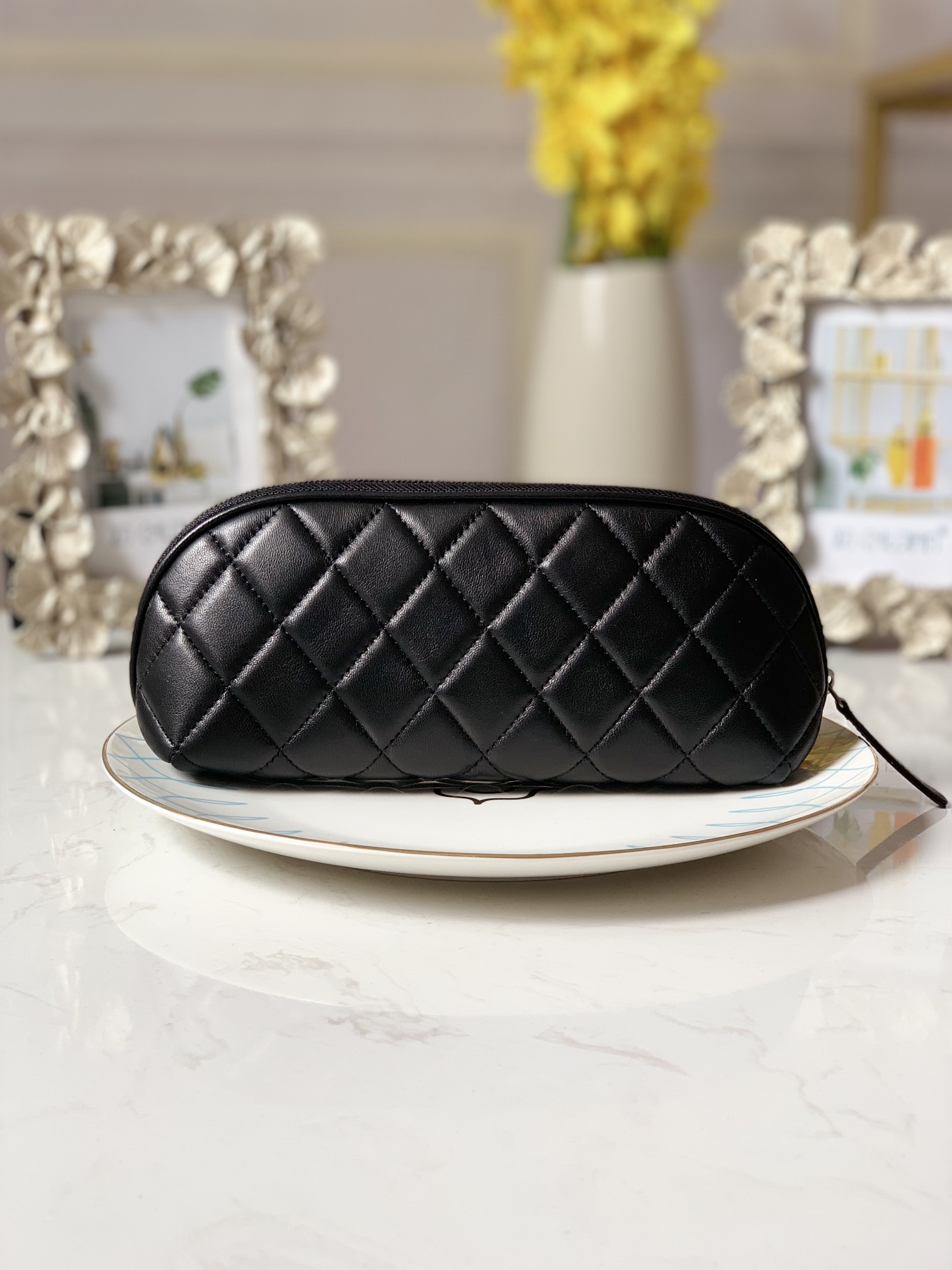 Replica Chanel Women Cosmetic Bag Black Leather