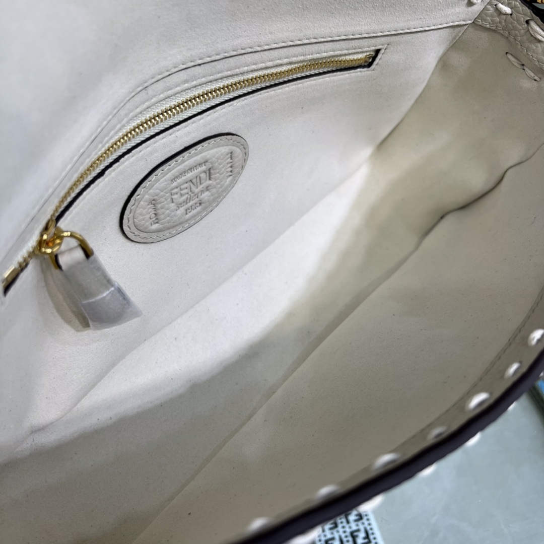 Replica Fendi Baguette White Full Grain Leather Bag with Hand Stitching and Decorated with an FF Clasp Price Online