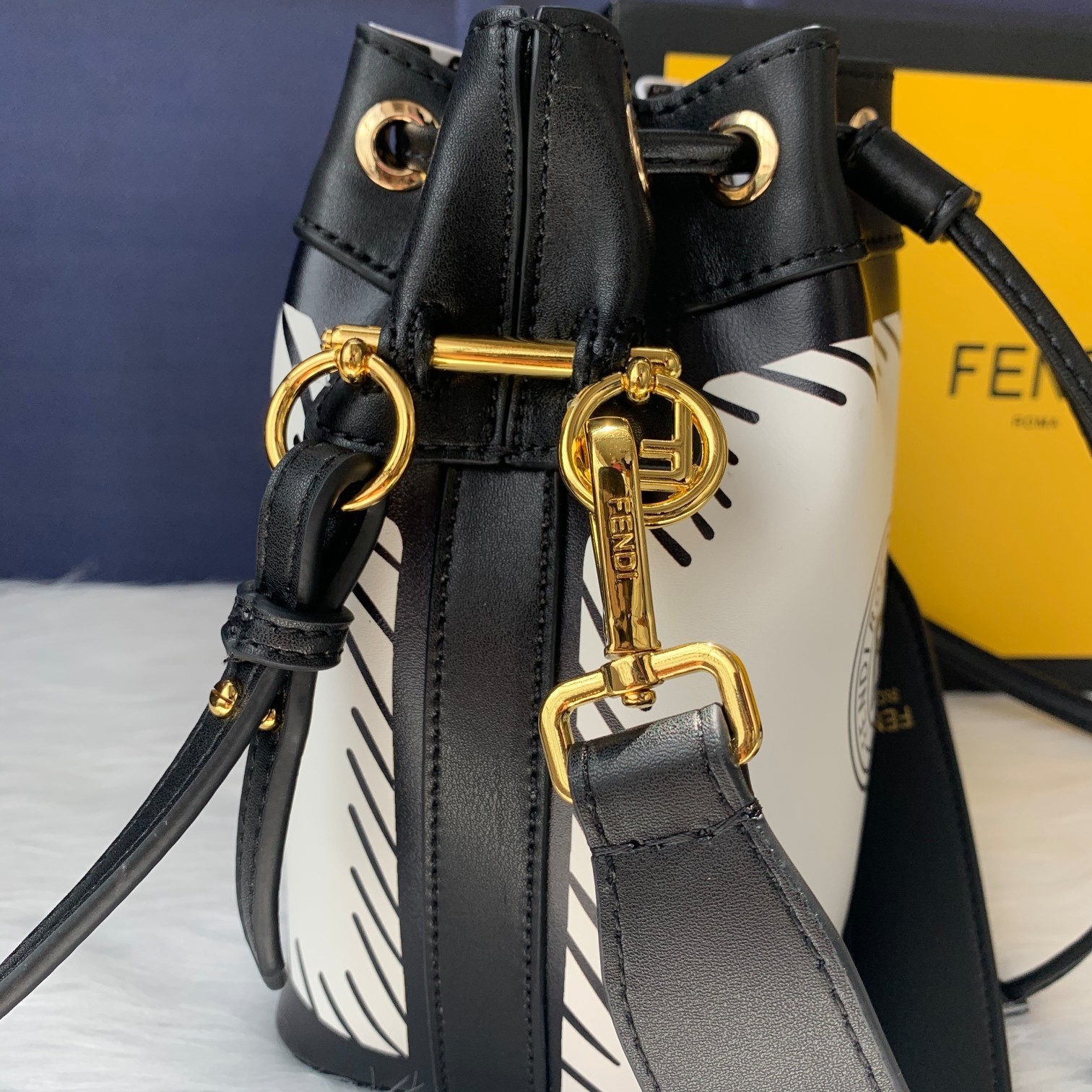 Replica Fendi Mon Tresor Small Bucket Bag With Fendi Logo White Canvas Mini Bag