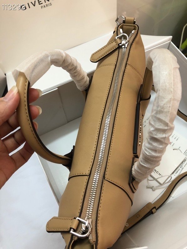 Replica Givenchy Antigona Soft Bag in Smooth Leather Beige