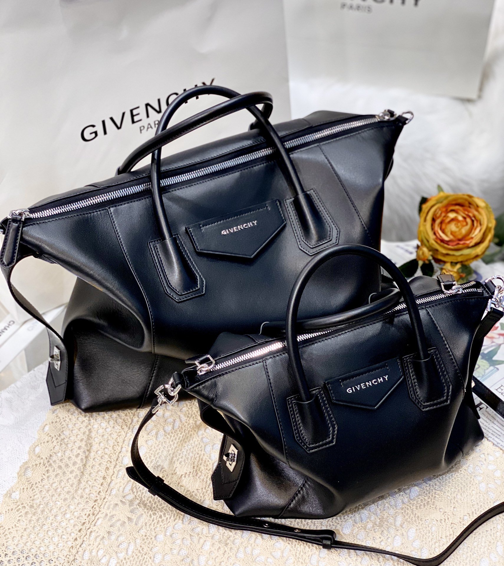 Replica Givenchy Antigona Soft Bag in Smooth Leather Black