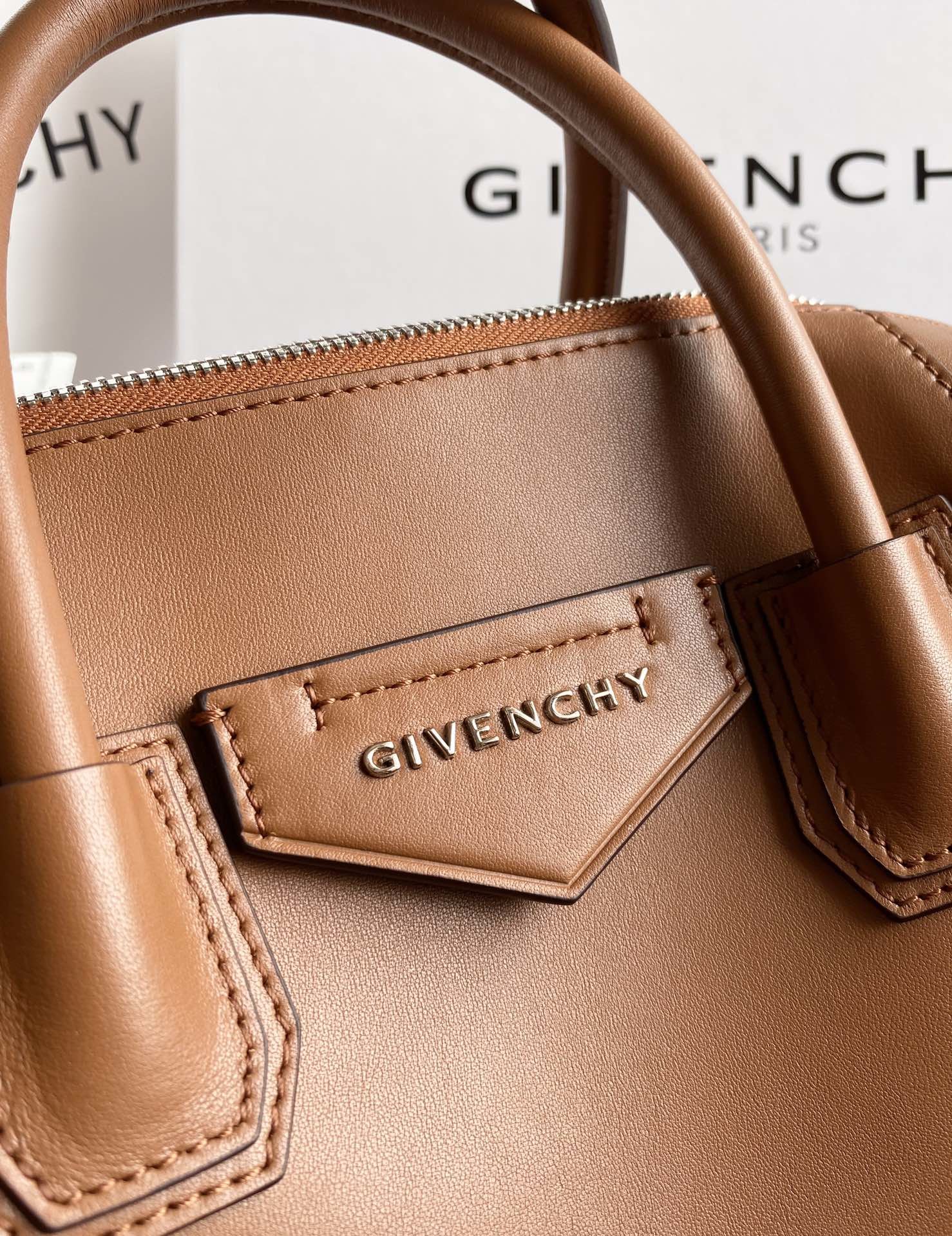 Replica Givenchy Antigona Soft Bag in Smooth Leather Coffee