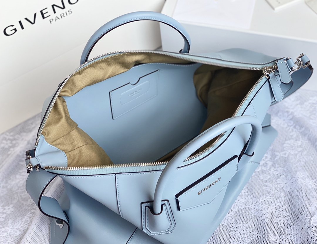 Replica Givenchy Antigona Soft Bag in Smooth Leather Light Blue