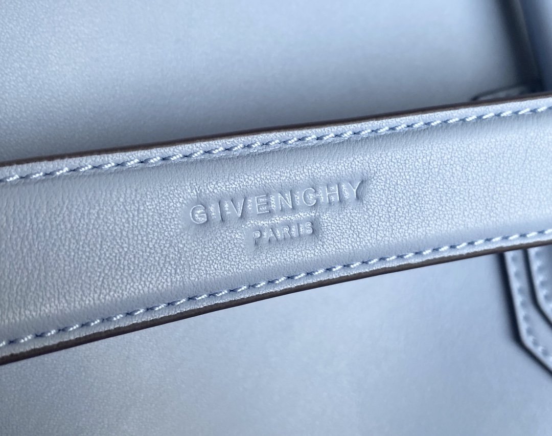 Replica Givenchy Antigona Soft Bag in Smooth Leather Light Blue