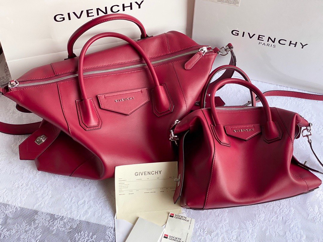 Replica Givenchy Antigona Soft Bag in Smooth Leather Red