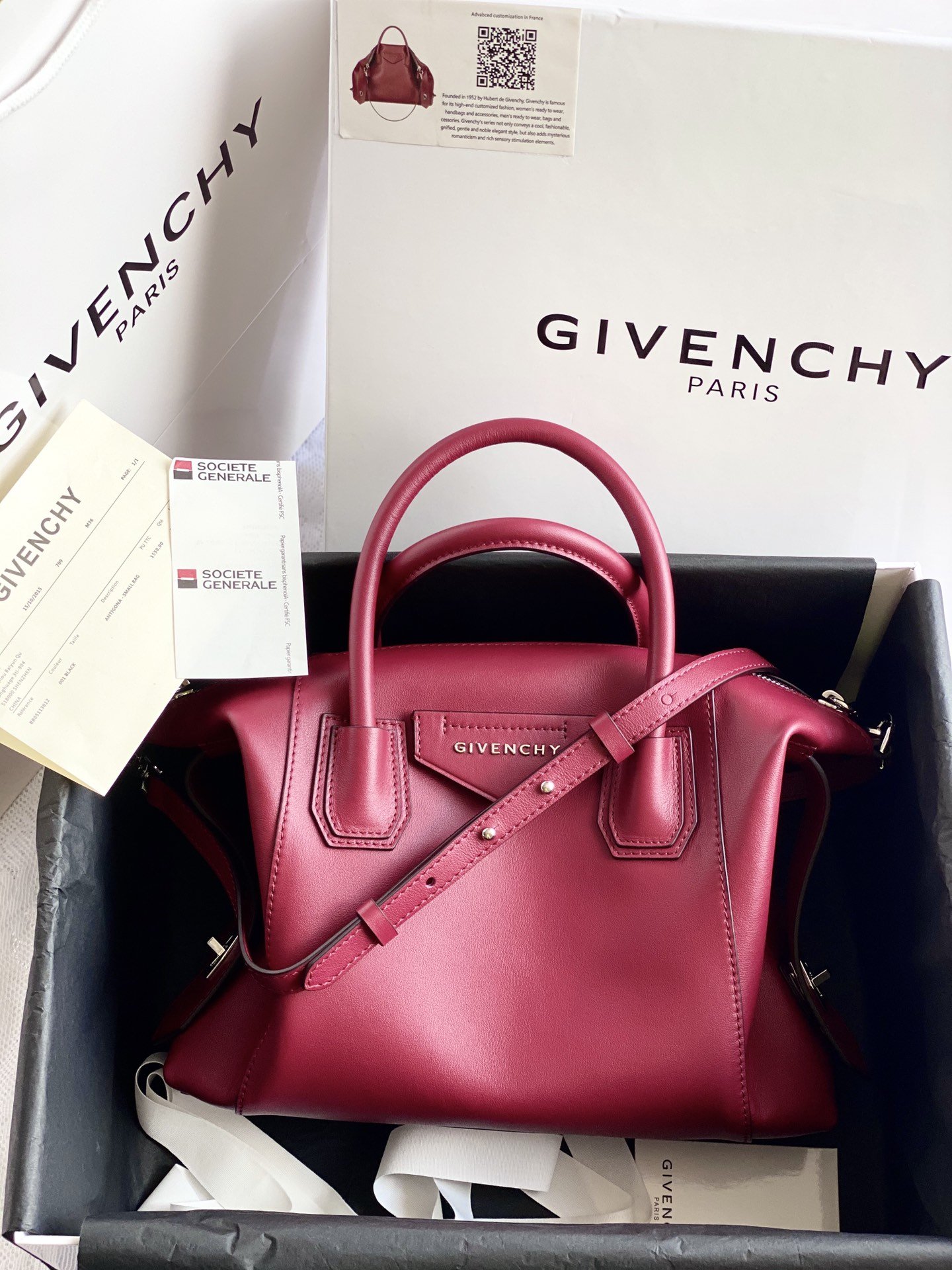 Replica Givenchy Antigona Soft Bag in Smooth Leather Red