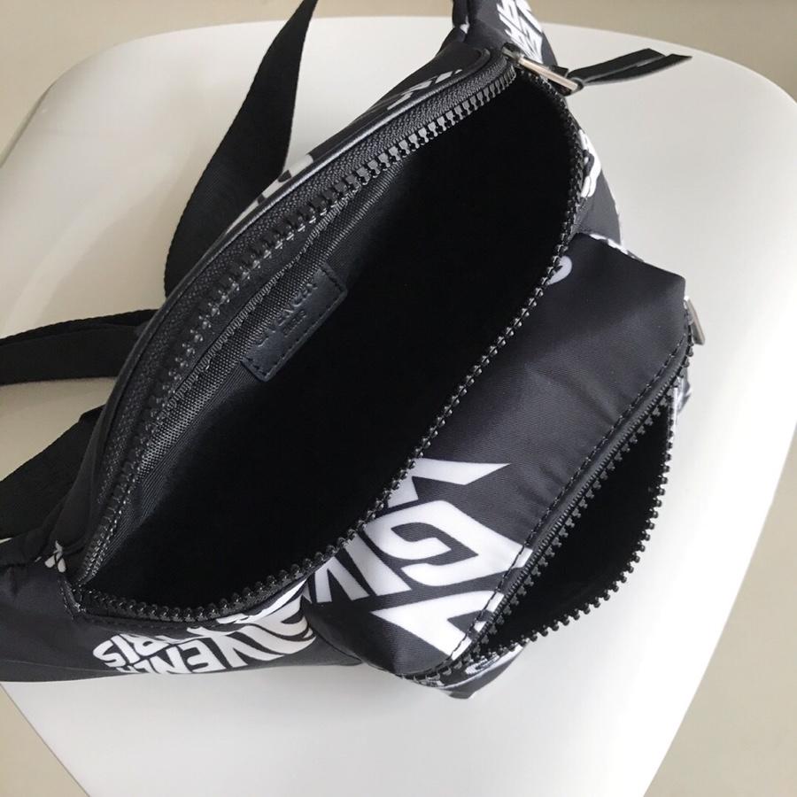 Replica Givenchy Paris Printed Bum Bag Black