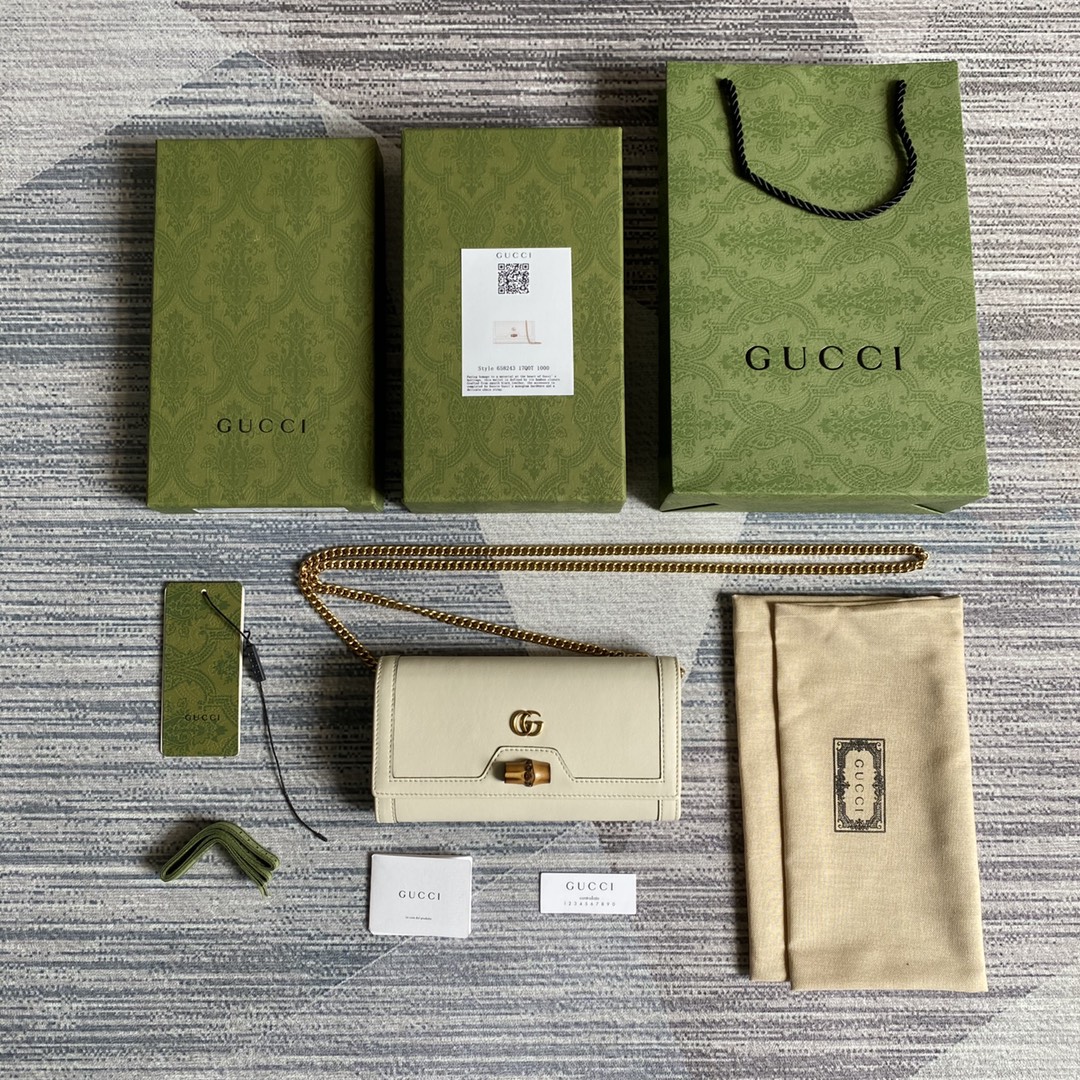 Replica Gucci 658243 Diana Chain Wallet with Bamboo White Leather