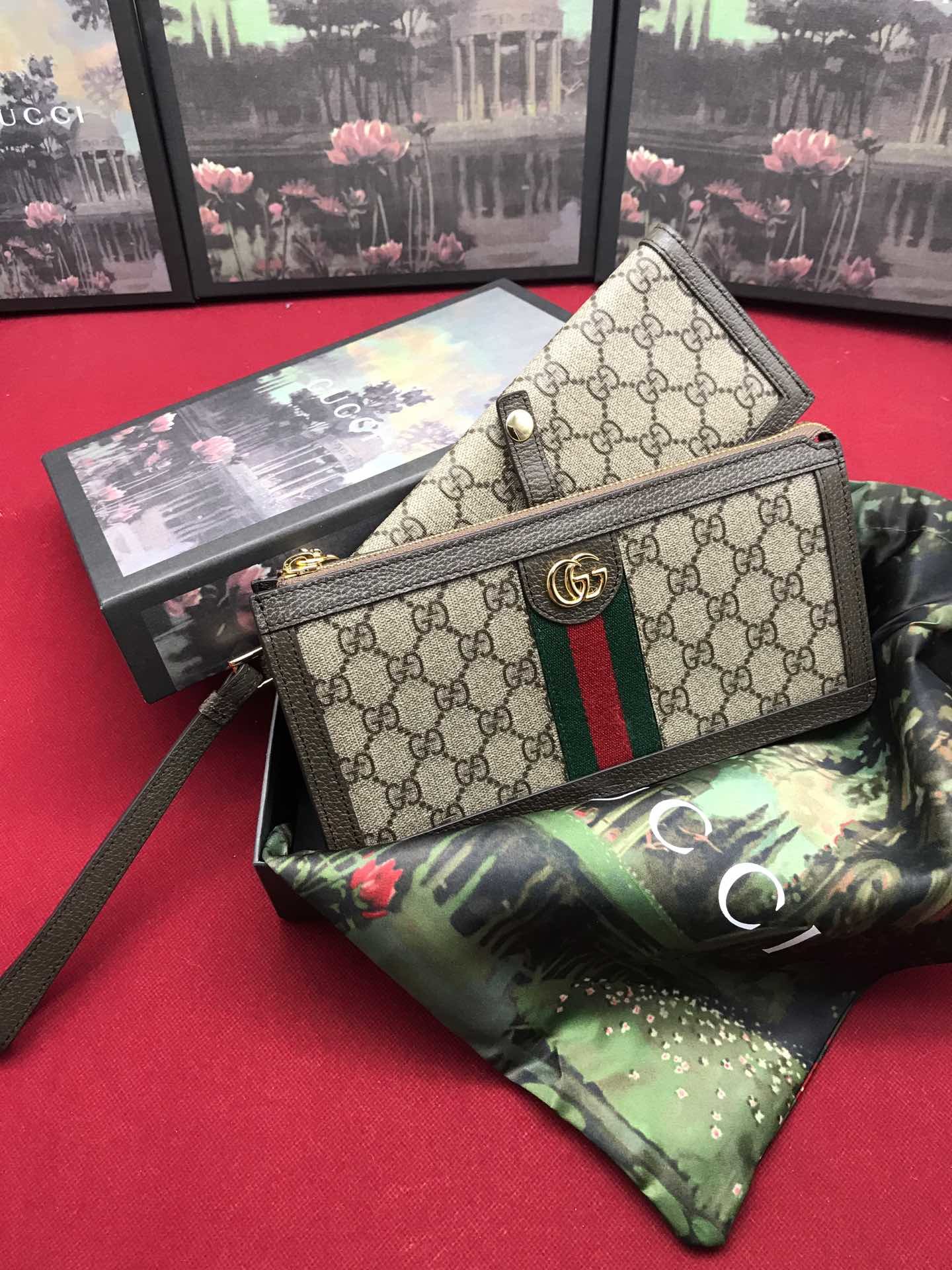 Replica Gucci Women Wallet Ophidia GG Supreme 523166