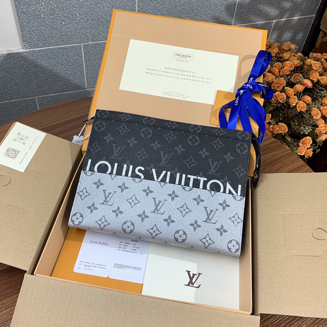 Replica LV Toiletry Pouch 26 in Monogram 015