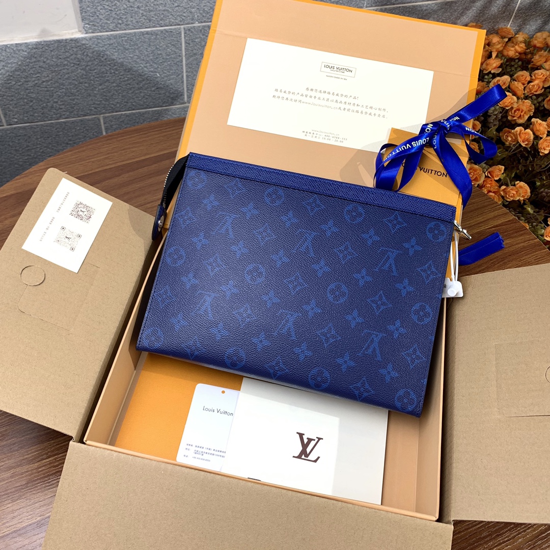 Replica LV Toiletry Pouch 26 in Monogram 025