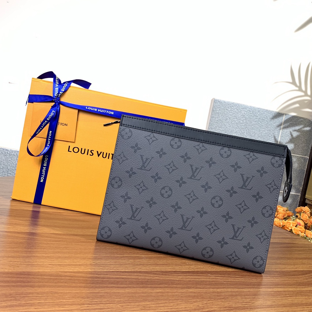 Replica LV Toiletry Pouch 26 in Monogram 027