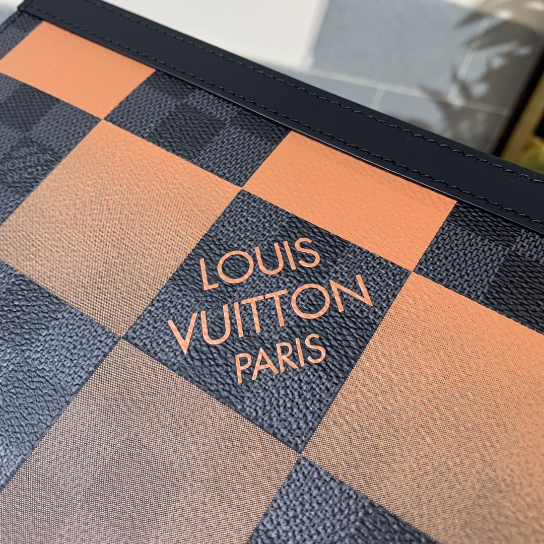 Replica LV Toiletry Pouch 26 in Monogram 028