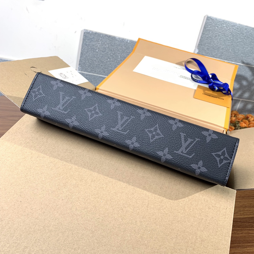 Replica LV Toiletry Pouch 26 in Monogram 033