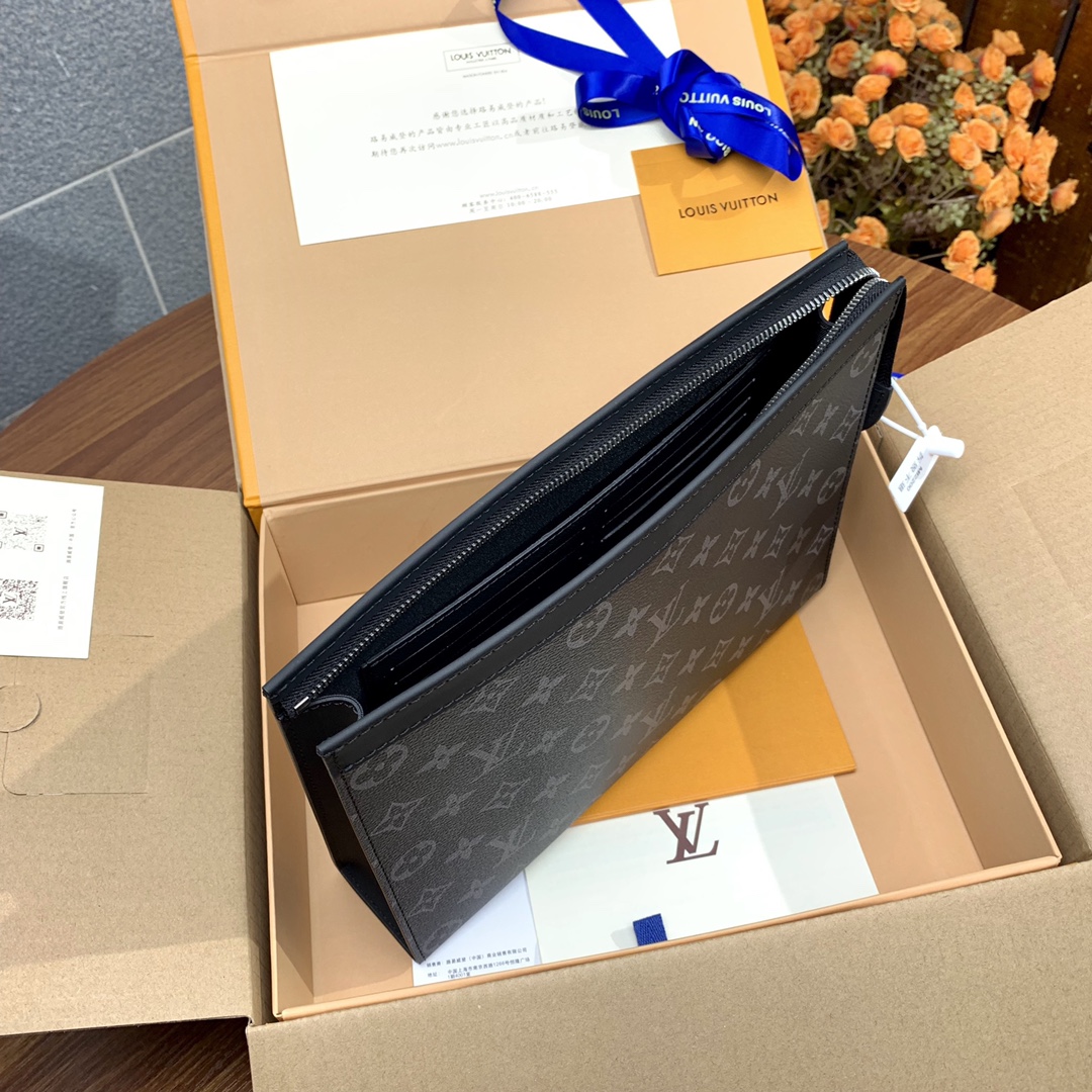 Replica LV Toiletry Pouch 26 in Monogram 033
