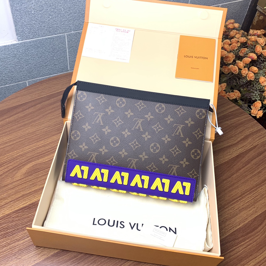 Replica LV Toiletry Pouch 26 in Monogram 035